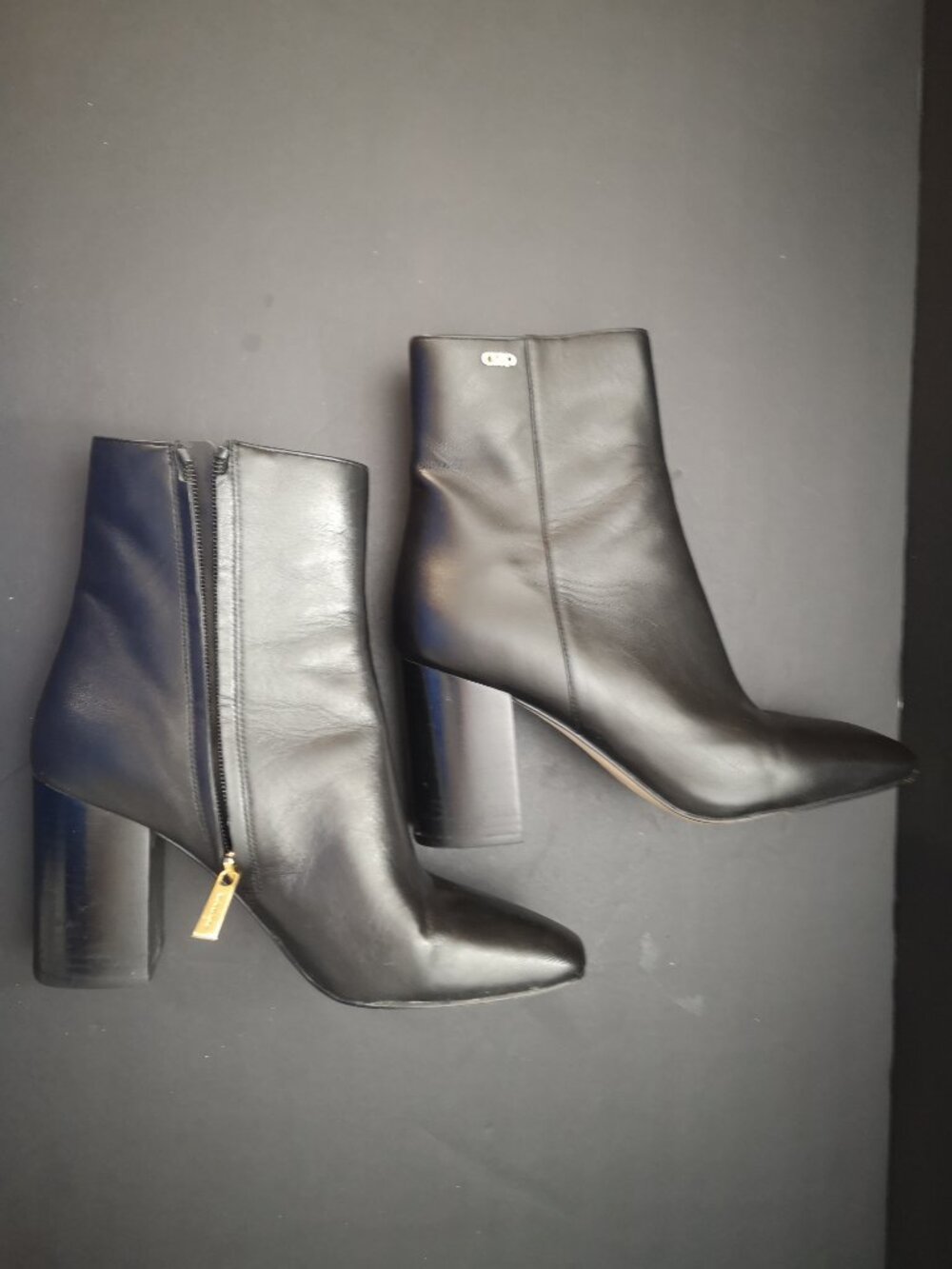 Michael Michael Kors Perla Ladies Size 7.5 Black Leather Side Zipper Ankle Boot